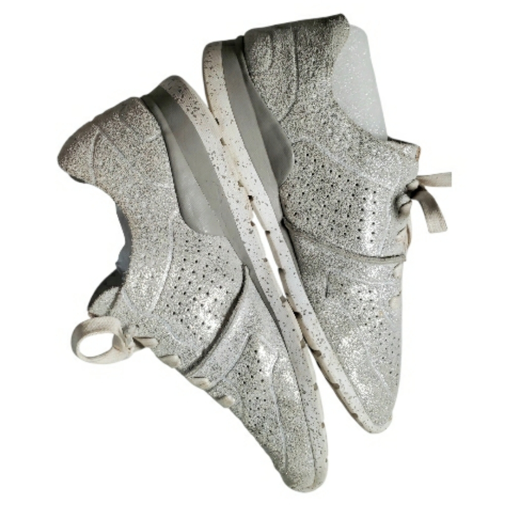 UGG Treadlite Silver Perforated Sneakers Casual Lighweight Walking Comfort Sz 8